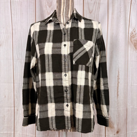Zara Tops - Zara Button-Up Collared Shirt Long Sleeve Cuff Plaid Flannel Black White Size XS